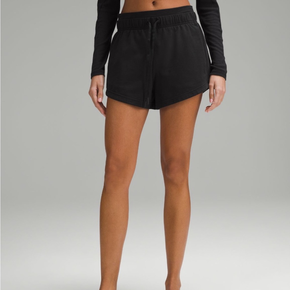 Lululemon Inner Glow High-Rise Shorts 3” Size 8 NWOT